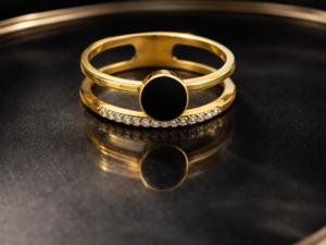 ✨ Διπλό Δαχτυλίδι με Μαύρη Λεπτομέρεια – Minimal Luxury